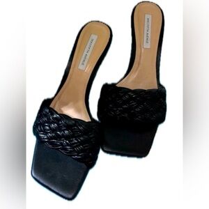 Saks Fifth Avenue Mule Short Heel sz 8.5M Black and Tan